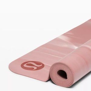 99% NEW LULULEMON REVERSIBLE YOGA MAT